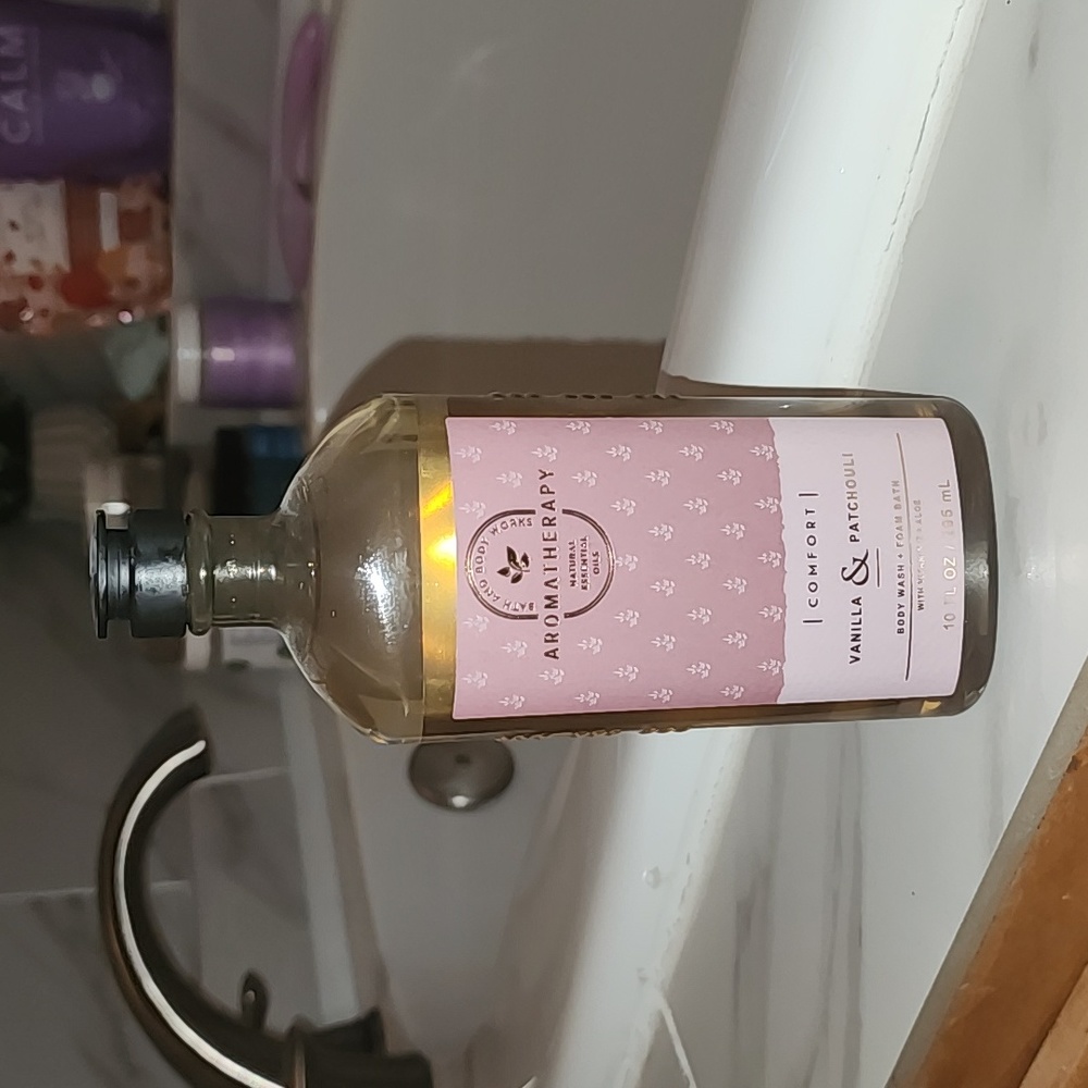 Bath & Body Works Comfort Vanilla and Patchouli Body Wash Discontinued